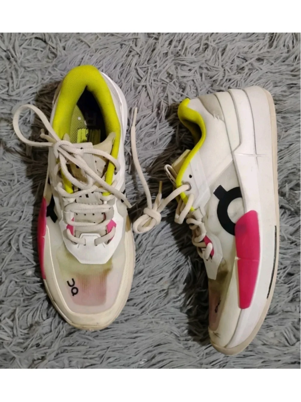 On Cloud The Roger Pro 2 Women's Size 7.5 White Pink Athletic Shoes